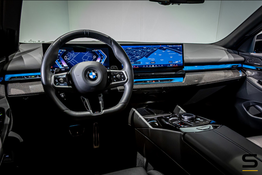 BMW 5 Serie Touring 520i|M-sport|Pano|H&K|Fis €68.000|1e eig