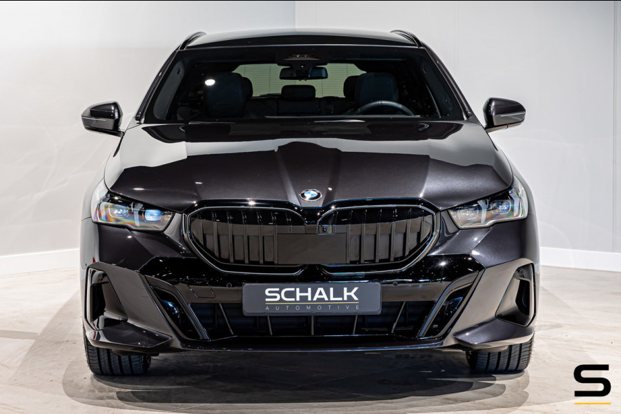 BMW 5 Serie Touring 520i|M-sport|Pano|H&K|Fis €68.000|1e eig