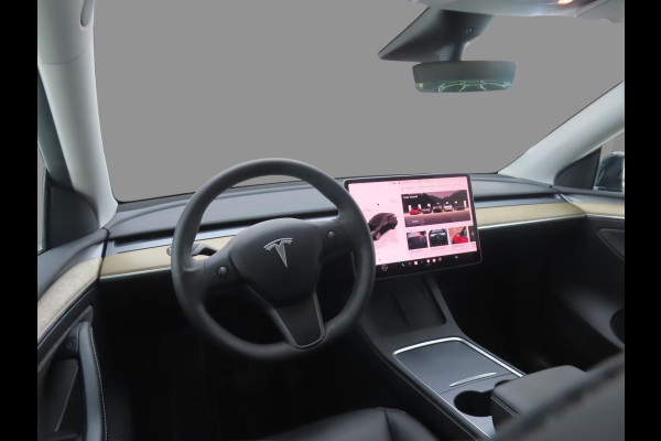 Tesla Model Y RWD 58 kWh | 43.000 KM | SOH 92,8% | AutoPilot | Panorama - Dak | WORDT VERWACHT!
