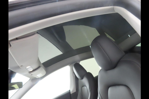 Tesla Model Y RWD 58 kWh | 43.000 KM | SOH 92,8% | AutoPilot | Panorama - Dak | WORDT VERWACHT!