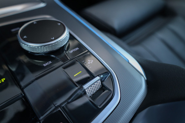 BMW X5 xDrive45e High Executive | BTW | PANO | H&K | 360 | LASER | LUCHTVERING | ELEK TREKHAAK | STOEL/STUURVERW |