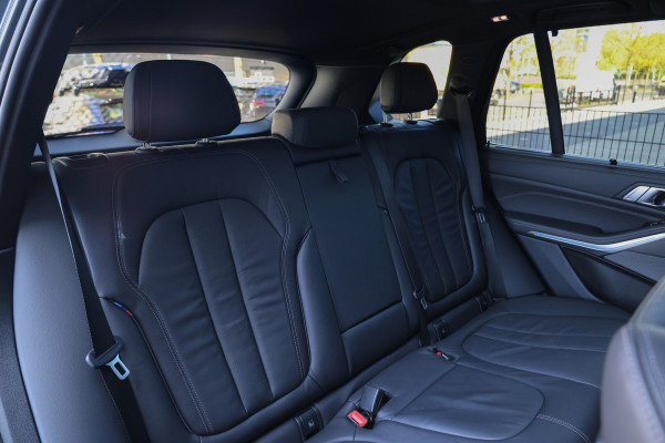 BMW X5 xDrive45e High Executive | BTW | PANO | H&K | 360 | LASER | LUCHTVERING | ELEK TREKHAAK | STOEL/STUURVERW |