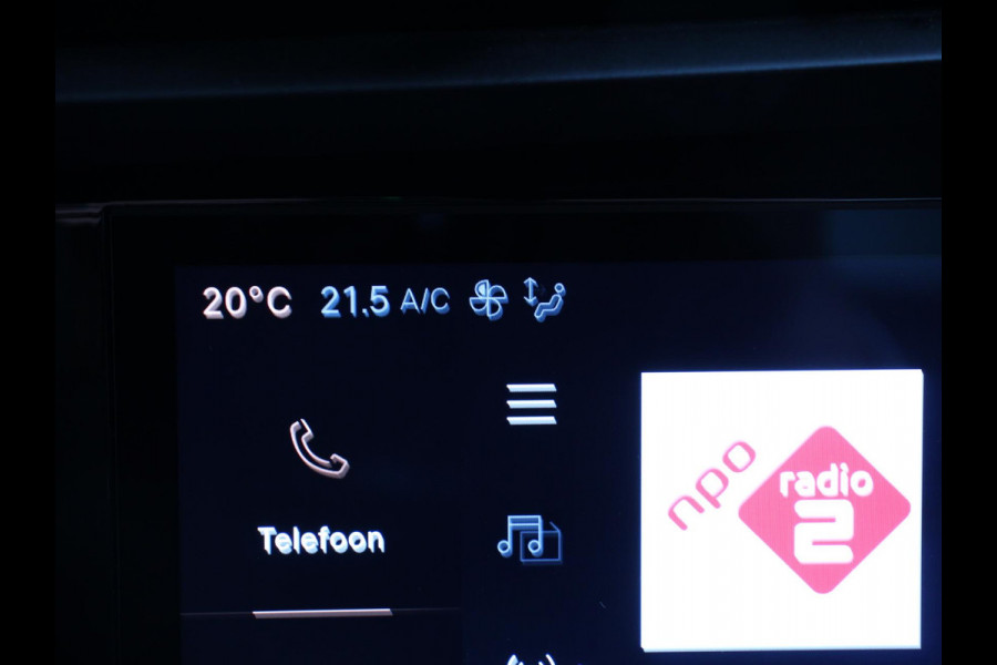 Alfa Romeo junior Elettrica Automaat 156PK Adaptieve Cruise Control LMV 18 inch Full Led Matrix Parkeer sensoren Navigatie Apple Carplay / Android auto  Climate Control