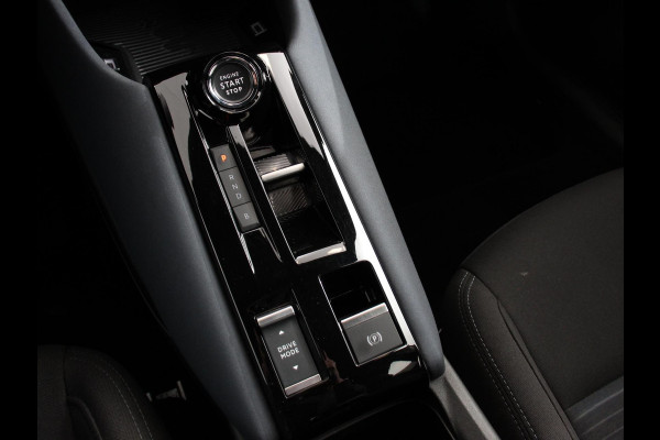 Alfa Romeo junior Elettrica Automaat 156PK Adaptieve Cruise Control LMV 18 inch Full Led Matrix Parkeer senoren Navigatie Apple Carplay / Android auto  Climate Control