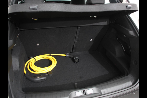 Alfa Romeo junior Elettrica Automaat 156PK Adaptieve Cruise Control LMV 18 inch Full Led Matrix Parkeer senoren Navigatie Apple Carplay / Android auto  Climate Control