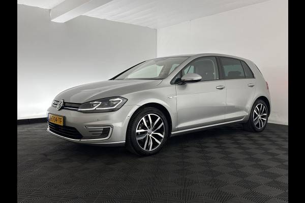 Volkswagen e-Golf E-DITION (INCL-BTW) *HEATPUMP | LEATHER | ADAPTIVE-CRUISE | FULL-LED | DYNAUDIO | DIGI-COCKPIT | NAVI-FULLMAP | CAMERA | KEYLESS | AMBIENT-LIGHT | DAB | ECC | CCS-FASTLOADER | PDC | 17''ALU*