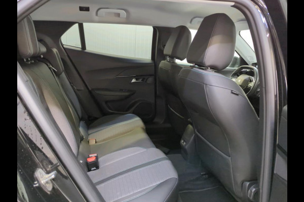 Peugeot e-2008 EV Allure Pack 50 kWh | 46.700 KM | Pack Drive | 3D Navigatie | Stoelverwarming | WORDT VERWACHT