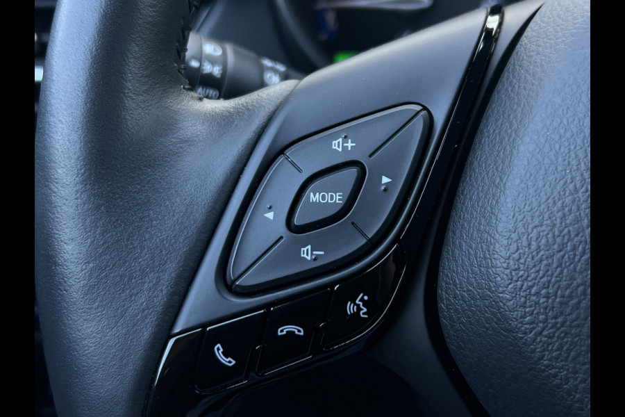 Toyota C-HR 2.0 Hybrid Team D | Trekhaak | Premium LED | Carplay | ACC | Camera | Dodehoek