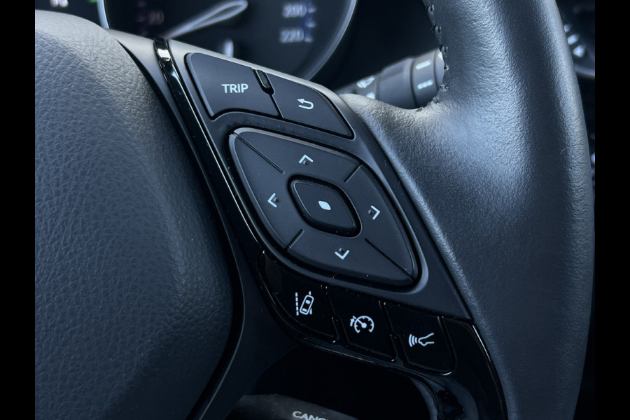 Toyota C-HR 2.0 Hybrid Team D | Trekhaak | Premium LED | Carplay | ACC | Camera | Dodehoek