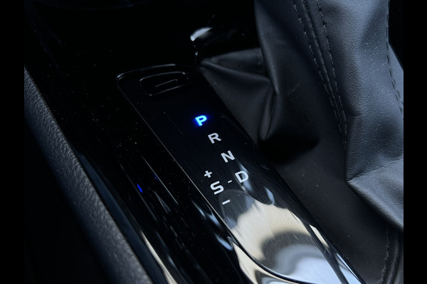 Toyota C-HR 2.0 Hybrid Team D | Trekhaak | Premium LED | Carplay | ACC | Camera | Dodehoek