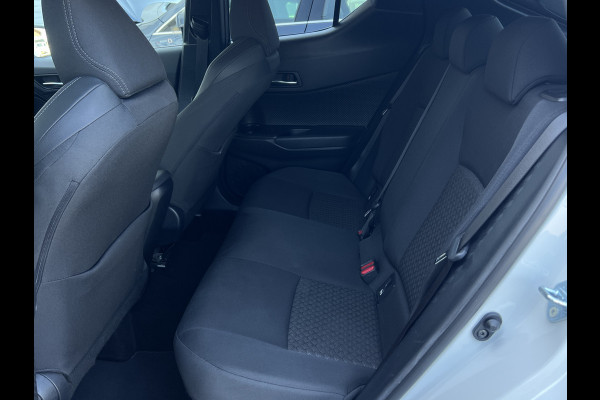 Toyota C-HR 2.0 Hybrid Team D | Trekhaak | Premium LED | Carplay | ACC | Camera | Dodehoek