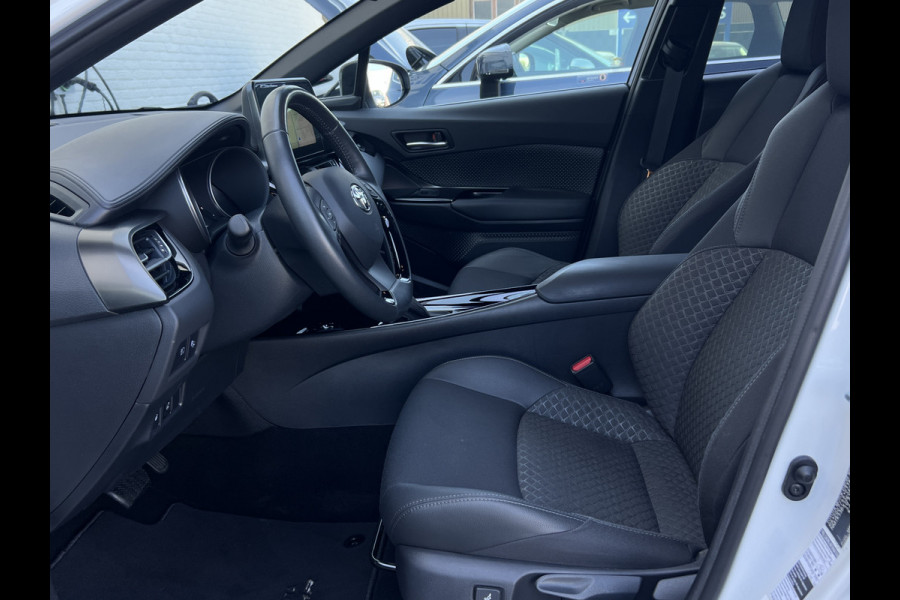 Toyota C-HR 2.0 Hybrid Team D | Trekhaak | Premium LED | Carplay | ACC | Camera | Dodehoek