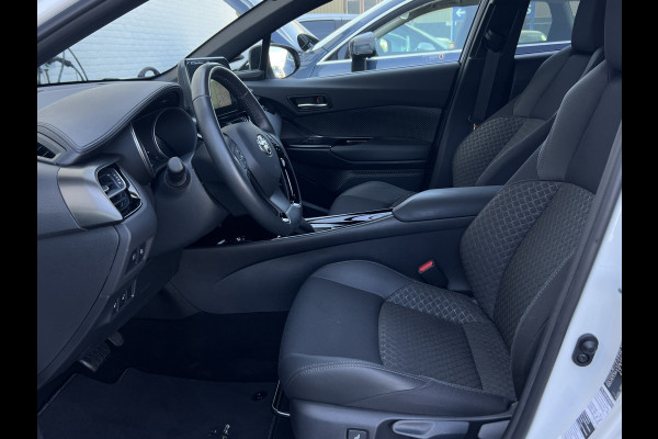 Toyota C-HR 2.0 Hybrid Team D | Trekhaak | Premium LED | Carplay | ACC | Camera | Dodehoek