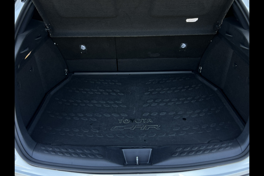 Toyota C-HR 2.0 Hybrid Team D | Trekhaak | Premium LED | Carplay | ACC | Camera | Dodehoek