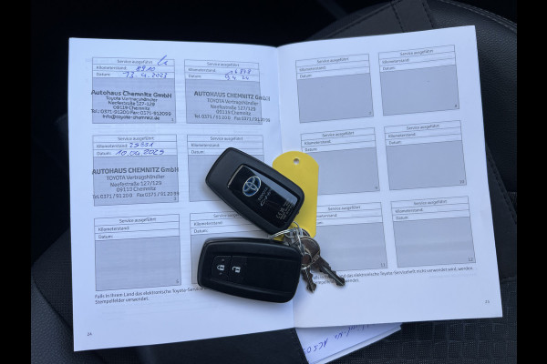 Toyota C-HR 2.0 Hybrid Team D | Trekhaak | Premium LED | Carplay | ACC | Camera | Dodehoek