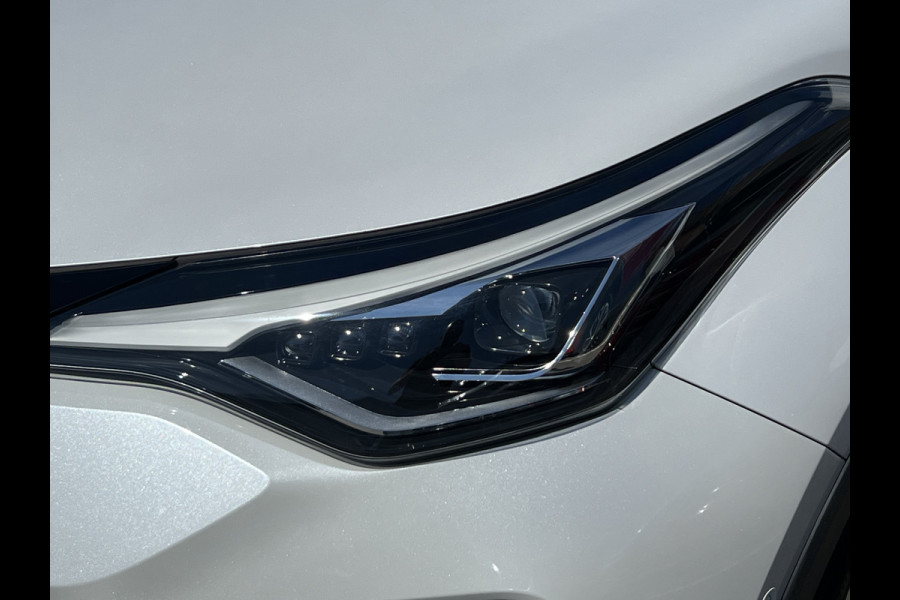Toyota C-HR 2.0 Hybrid Team D | Trekhaak | Premium LED | Carplay | ACC | Camera | Dodehoek