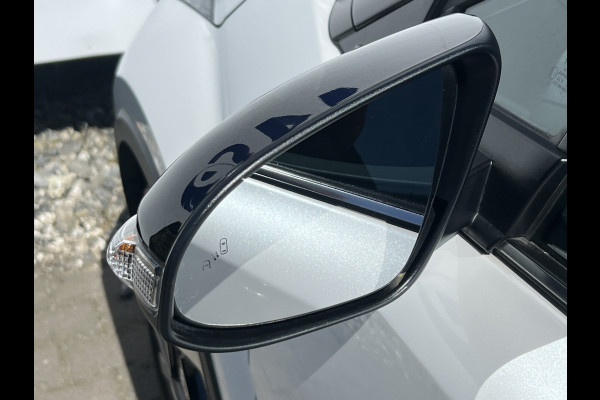 Toyota C-HR 2.0 Hybrid Team D | Trekhaak | Premium LED | Carplay | ACC | Camera | Dodehoek