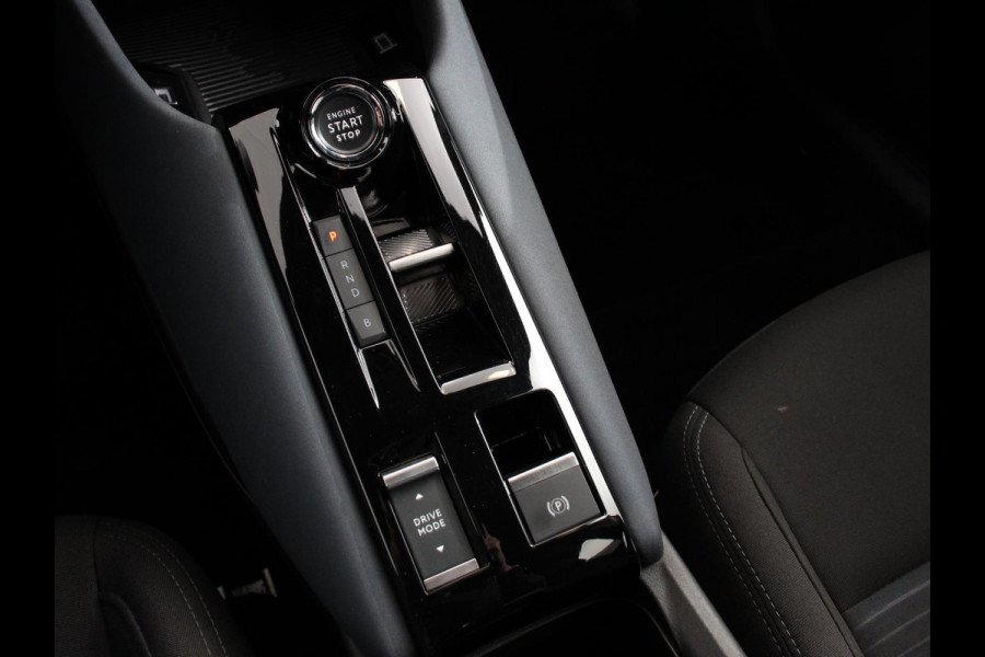 Alfa Romeo junior Elettrica Automaat 156PK Adaptieve Cruise Control LMV 18 inch Full Led Matrix Parkeer senoren Navigatie Apple Carplay / Android auto  Climate Control