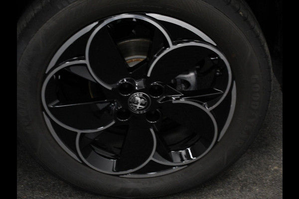 Alfa Romeo junior Elettrica Automaat 156PK Adaptieve Cruise Control LMV 18 inch Full Led Matrix Parkeer senoren Navigatie Apple Carplay / Android auto  Climate Control