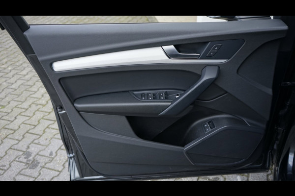 Audi Q5 55 TFSIe Quattro 3x S-Line Black Optik ACC-AMBIANCE-CAMERA-CARPLAY-KEYLESS-MATRIX LED-PANORAMA-ZONSVERDUISTERING