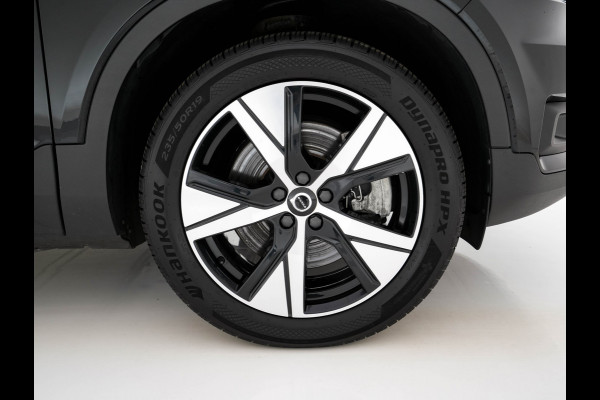 Volvo XC40 Recharge P8 AWD R-Design [ 3-Fase ] (INCL.BTW) Aut. *PANO | LEATHER-ALCANTARA | ADAPTIVE-CRUISE | DIGI-COCKPIT | FULL-LED | CAMERA | NAVI-FULLMAP | ECC | PDC | KEYLESS | HEATED-SPORTSEATS | TOWBAR | 19''ALU*