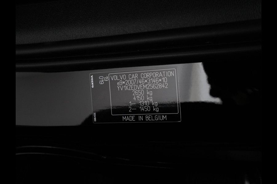 Volvo XC40 Recharge P8 AWD R-Design [ 3-Fase ] (INCL.BTW) Aut. *PANO | LEATHER-ALCANTARA | ADAPTIVE-CRUISE | DIGI-COCKPIT | FULL-LED | CAMERA | NAVI-FULLMAP | ECC | PDC | KEYLESS | HEATED-SPORTSEATS | TOWBAR | 19''ALU*