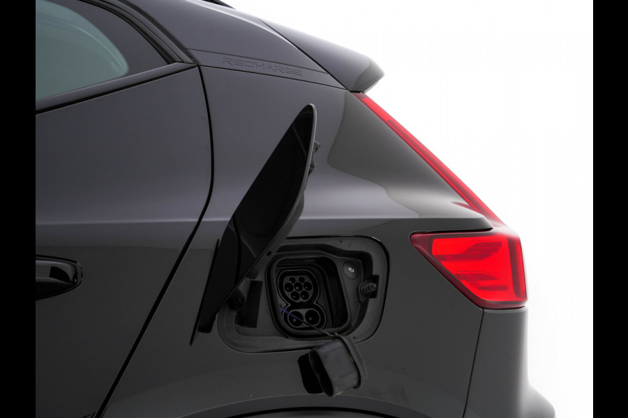 Volvo XC40 Recharge P8 AWD R-Design [ 3-Fase ] (INCL.BTW) Aut. *PANO | LEATHER-ALCANTARA | ADAPTIVE-CRUISE | DIGI-COCKPIT | FULL-LED | CAMERA | NAVI-FULLMAP | ECC | PDC | KEYLESS | HEATED-SPORTSEATS | TOWBAR | 19''ALU*