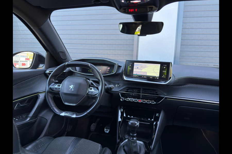 Peugeot 2008 1.2 PureTech GT-Line / TREKHAAK / DB RIEM NIEUW