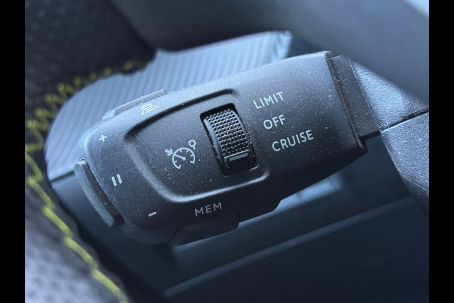 Peugeot 2008 1.2 PureTech GT-Line / TREKHAAK / DB RIEM NIEUW