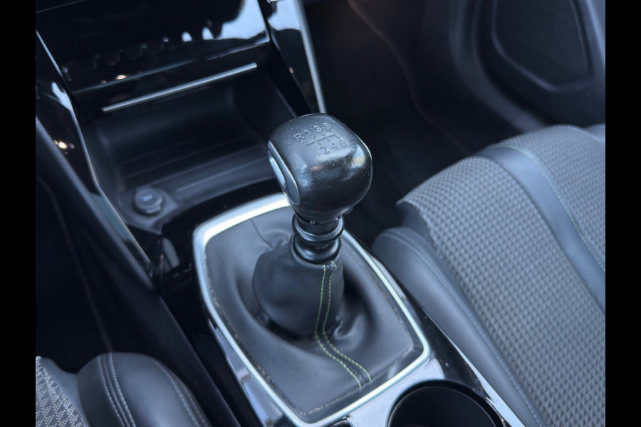 Peugeot 2008 1.2 PureTech GT-Line / TREKHAAK / DB RIEM NIEUW