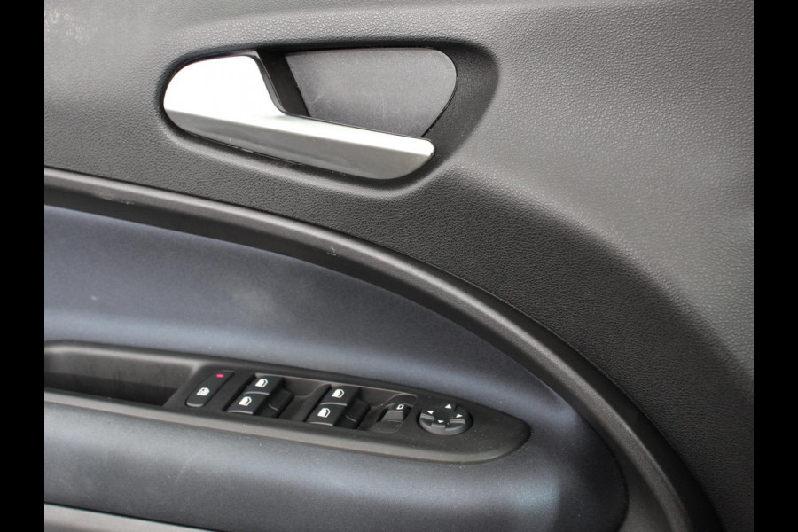 Alfa Romeo junior Elettrica Automaat 156PK Adaptieve Cruise Control LMV 18 inch Full Led Matrix Parkeer senoren Navigatie Apple Carplay / Android auto  Climate Control