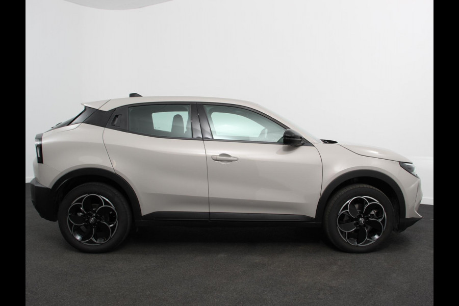 Alfa Romeo junior Elettrica Automaat 156PK Adaptieve Cruise Control LMV 18 inch Full Led Matrix Parkeer senoren Navigatie Apple Carplay / Android auto  Climate Control