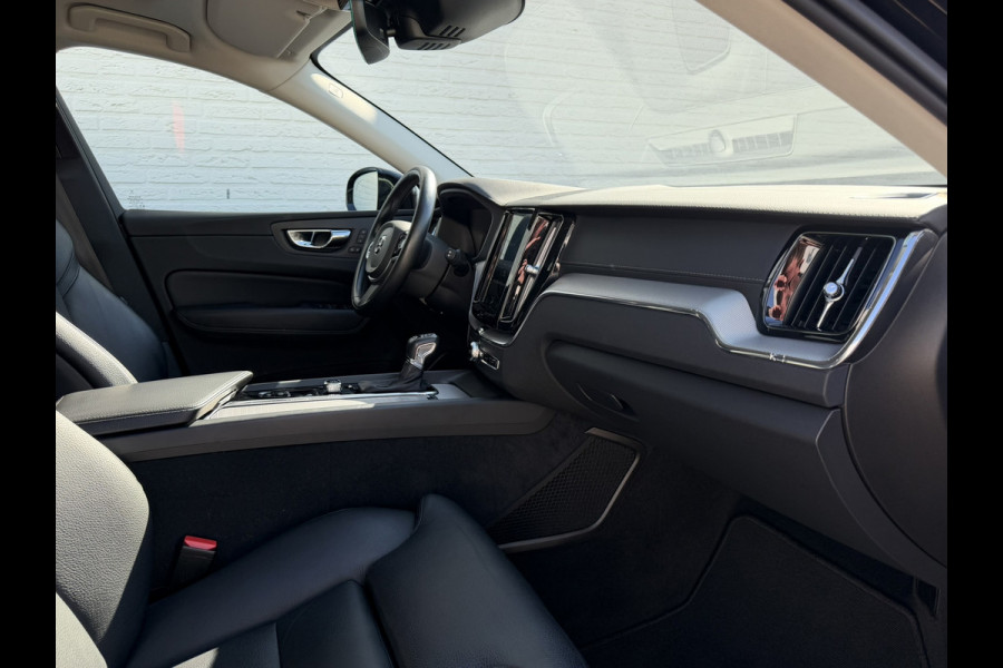 Volvo XC60 2.0 T5 Inscription Automaat Leder Memory Seats Stoelverwarming Trekhaak Carplay Cruise Navigatie