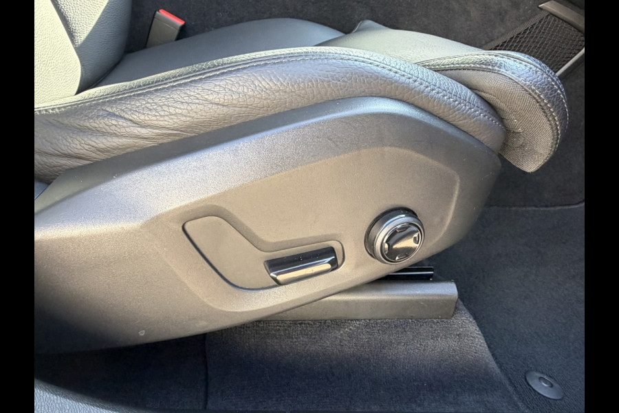 Volvo XC60 2.0 T5 Inscription Automaat Leder Memory Seats Stoelverwarming Trekhaak Carplay Cruise Navigatie