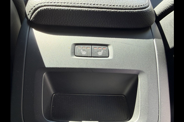 Volvo XC60 2.0 T5 Inscription Automaat Leder Memory Seats Stoelverwarming Trekhaak Carplay Cruise Navigatie