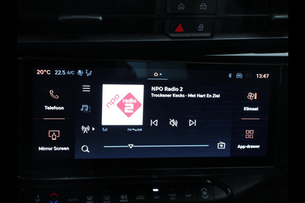 Alfa Romeo junior Elettrica Automaat 156PK Adaptieve Cruise Control LMV 18 inch Full Led Matrix Parkeer senoren Navigatie Apple Carplay / Android auto  Climate Control