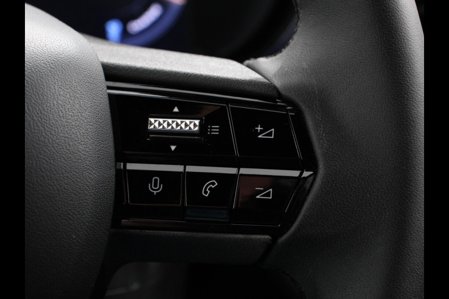 Alfa Romeo junior Elettrica Automaat 156PK Adaptieve Cruise Control LMV 18 inch Full Led Matrix Parkeer senoren Navigatie Apple Carplay / Android auto  Climate Control