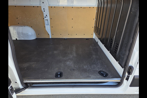 Nissan Interstar 2.3 dCi 150Pk / 110Kw L2/H2 Airco Cruise Achteruitrijcamera Trekhaak 2500 Kg