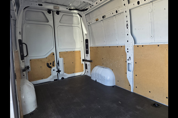 Nissan Interstar 2.3 dCi 150Pk / 110Kw L2/H2 Airco Cruise Achteruitrijcamera Trekhaak 2500 Kg