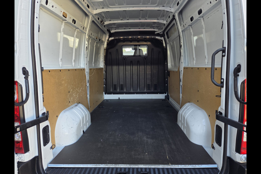 Nissan Interstar 2.3 dCi 150Pk / 110Kw L2/H2 Airco Cruise Achteruitrijcamera Trekhaak 2500 Kg