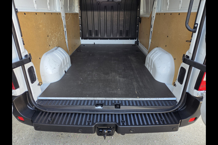 Nissan Interstar 2.3 dCi 150Pk / 110Kw L2/H2 Airco Cruise Achteruitrijcamera Trekhaak 2500 Kg