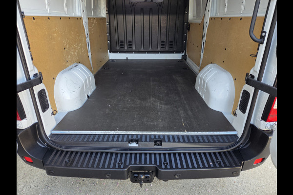 Nissan Interstar 2.3 dCi 150Pk / 110Kw L2/H2 Airco Cruise Achteruitrijcamera Trekhaak 2500 Kg