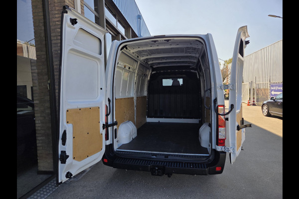 Nissan Interstar 2.3 dCi 150Pk / 110Kw L2/H2 Airco Cruise Achteruitrijcamera Trekhaak 2500 Kg