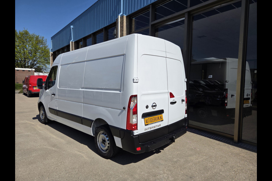 Renault Master / Nissan Interstar 2.3 dCi 150Pk / 110Kw L2/H2 Airco Cruise Achteruitrijcamera Trekhaak 2500 Kg