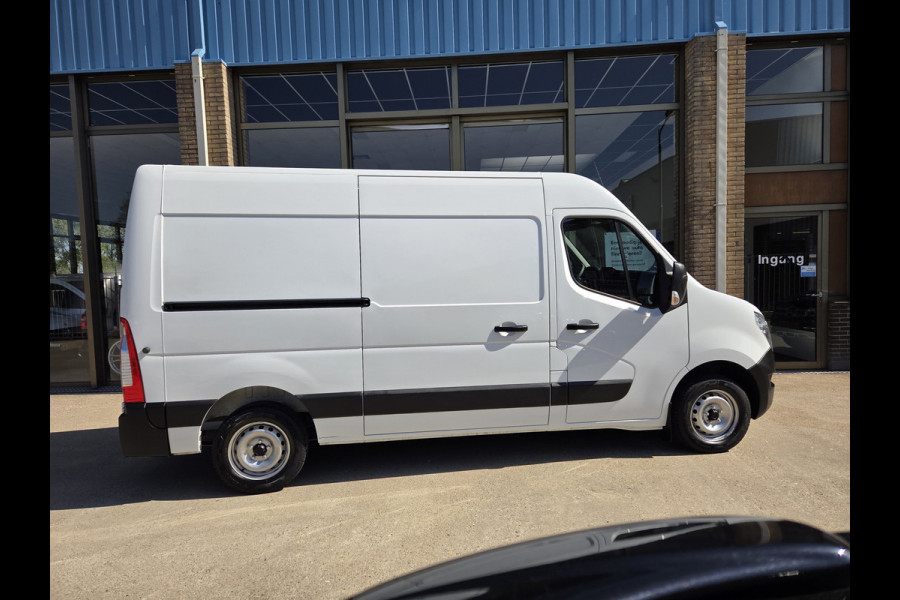 Renault Master / Nissan Interstar 2.3 dCi 150Pk / 110Kw L2/H2 Airco Cruise Achteruitrijcamera Trekhaak 2500 Kg