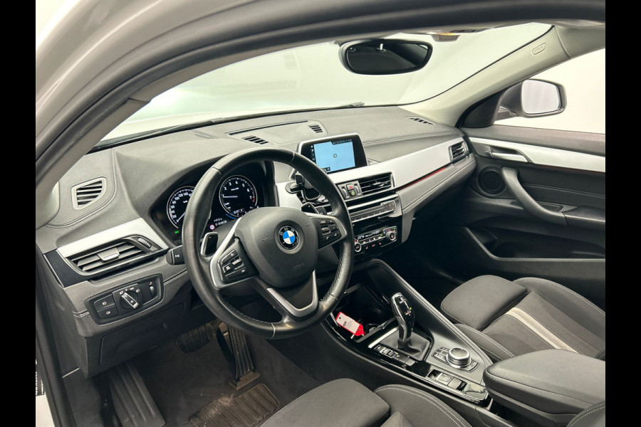 BMW X2 SDrive20i High Executive Automaat | Trekhaak | Navigatie | Climate-control | Cruise-control | Stoelverwarming |
