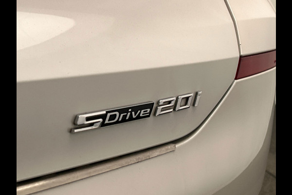 BMW X2 SDrive20i High Executive Automaat | Trekhaak | Navigatie | Climate-control | Cruise-control | Stoelverwarming |