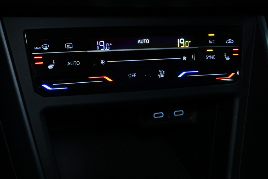 Volkswagen Polo 1.0 TSI R-Line Business AVM DSG NAVI CARPLAY PANO STOELVW '22