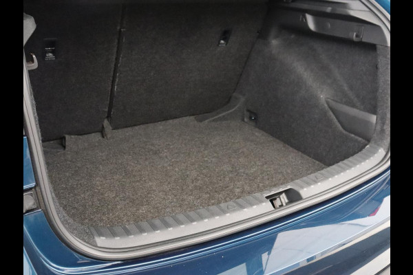 Škoda SCALA 1.0 TSI Business Edition | Automaat | Stoelverwarming | Adaptive cruise | Trekhaak | Carplay | Keyless | Climate control | Navigatie | Parkeerhulp | Virtual Cockpit