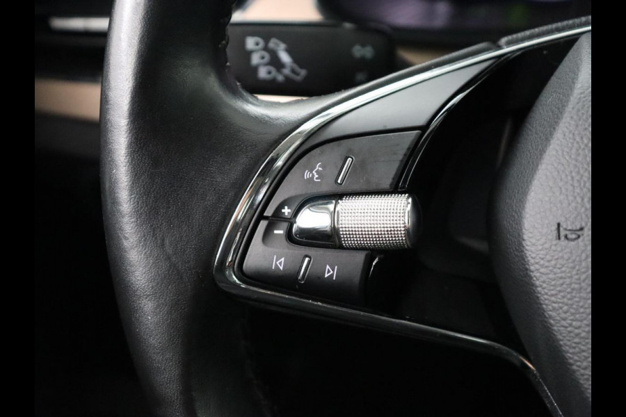 Škoda SCALA 1.0 TSI Business Edition | Automaat | Stoelverwarming | Adaptive cruise | Trekhaak | Carplay | Keyless | Climate control | Navigatie | Parkeerhulp | Virtual Cockpit